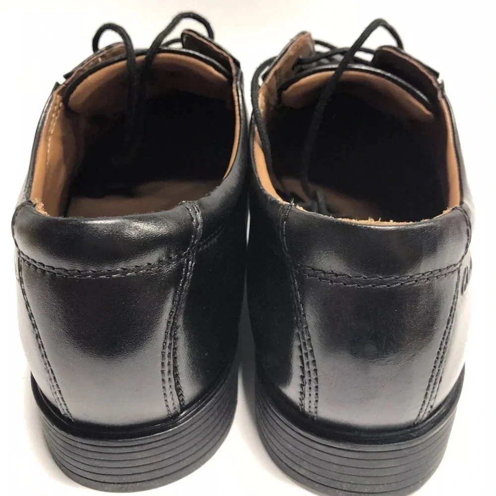 Clark’s Men’s Tilden Walk Black Oxford Shoes, Size 11 M